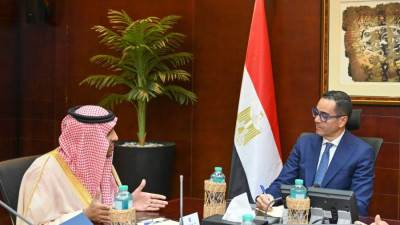 وزير الاستثمار والتجارة الخارجية يلتقي وكيل الهيئة العامة للتجارة الخارجية السعودية