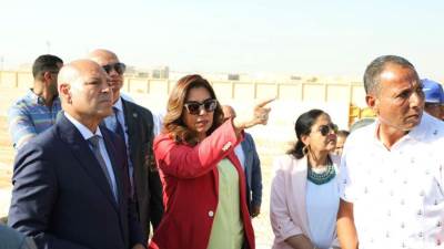 وزيرة التنمية المحلية ومحافظ القاهرة يتفقدان أعمال إنشاء ساحتي انتظار جديدتين للسيارات