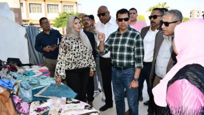 وزير الرياضة يقوم بجولة تفقدية في مركز شباب ومعسكر شباب سفاجا