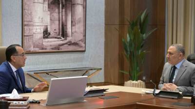 مدبولي يُتابع مع رئيس المركز الوطني لتخطيط استخدامات أراضي الدولة ملفات العمل