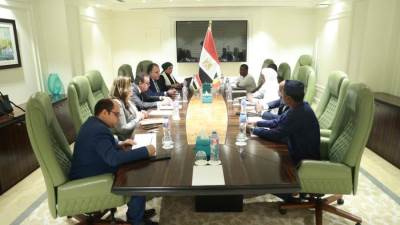 وزير الصحة يستقبل وزير صحة جمهورية تشاد لمناقشة سبل التعاون المشترك