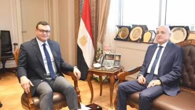 وزير الإسكان يستقبل محافظ الأقصر لمتابعة موقف مشروعات حياة كريمة بالمحافظة
