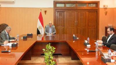 وزير الري يتابع موقف مشروع تحديث تقنيات الرى لتحسين سبل عيش المزارعين