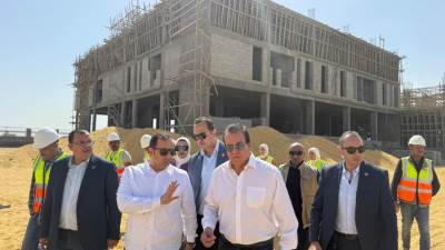 وزير الصحة يتفقد مشروع إنشاء مستشفى العين السخنة للطوارئ