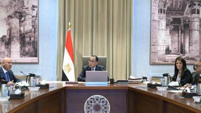 رئيس الوزراء يبحث آلية تعديل حدود الكربون بهدف تعزيز تنافسية الصادرات المصرية