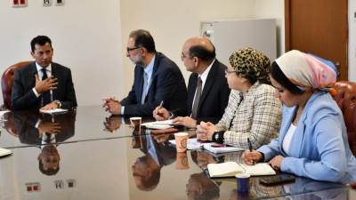 وزير الشباب والرياضة يستقبل رئيس هيئة سلامة الغذاء لبحث سبل التعاون