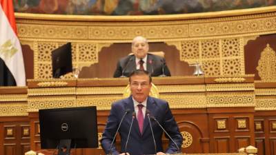 وزير الزراعة يستعرض جهود الدولة في مشروعات التوسع الأفقى لزيادة الرقعة الزراعية