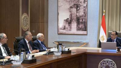 رئيس الوزراء يناقش الملفات السياسية على الساحتين الخارجية والداخلية