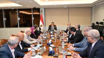 الشربيني يصدر حزمة من التكليفات لمسئولى الهيئة لدفع معدلات التنمية بالمدن الجديدة