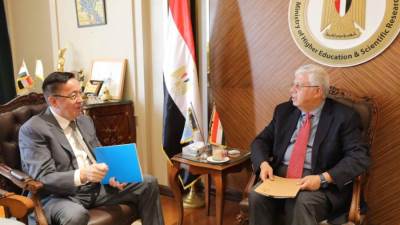 وزير التعليم العالي يبحث دعم التعاون المُشترك مع كازاخستان في مجالات التعليم العالي