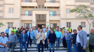 نائب رئيس المجتمعات العمرانية يتفقد سير العمل بمشروعات مدينة 15 مايو 