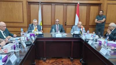 إسماعيل يتابع وضع الهيكل المؤسسي لأكواد منظومة مياه الشرب والصرف الصحي 