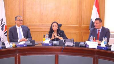 وزيرة التضامن الاجتماعي تترأس اجتماعاً مع رؤساء القطاعات ببنك ناصر الاجتماعي