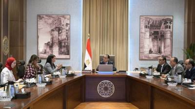 رئيس الوزراء يتابع مع وزيرة التخطيط عددًا من ملفات عمل الوزارة