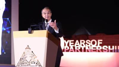 وزير الاتصالات: القدرات البشرية والخبرات التى يضمها قطاع الاتصالات تعد المحرك الأساسى