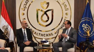 رئيس الرعاية الصحية يبحث أوجه التعاون مع المدير الإقليمي لشركة فايزر