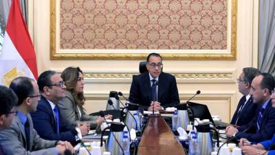 رئيس الوزراء يلتقي محافظ الدقهلية لمتابعة ملفات عمل المحافظة