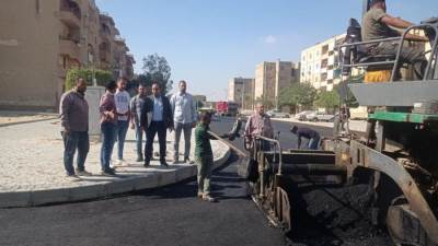 علي سعد يتفقد أعمال رفع كفاءة الطرق والأحياء السكنية بالمرحلة الثالثة بالمدينة