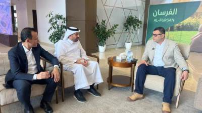 وزير الإسكان يزور مشروع الفرسان بالعاصمة السعودية الرياض