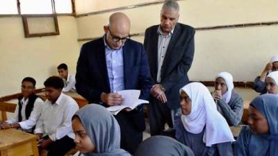 وزير التعليم ومحافظ أسوان يتفقدان عددا من مدارس النوبة