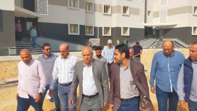 كمال بهجات يتفقد سير العمل بمشروع الإسكان الأخضر بالعبور الجديدة