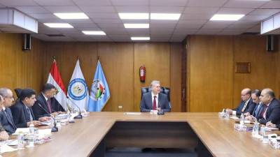 وزير البترول يعقد اجتماعاً موسعاً مع قيادات الهيئة المصرية العامة للثروة المعدنية