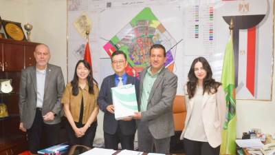 رئيس جهاز العاشر يبحث فرص التعاون مع شركة متخصصة في التحول الذكي للمدن 