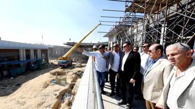 وزير الإسكان يتفقد الموقف التنفيذى لمشروع حديقة تلال الفسطاط
