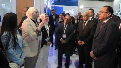 مدبولي يستعرض الجهود المبذولة لتحقيق التحول الرقمى ومجموعة من الخدمات الحكومية الرقمية