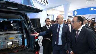 رئيس الوزراء يتفقد أجنحة عدد من الشركات الخاصة بمعرض Cairo ICT’24