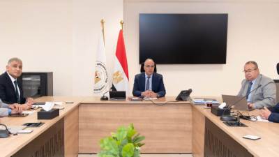 وزير الري يتابع الدراسات البحثية بمعهد بحوث إدارة المياه