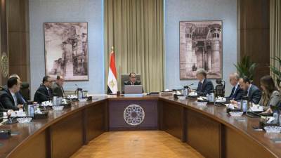 رئيس الوزراء يُتابع موقف مبادرة تحويل السيارات للعمل بالغاز الطبيعي