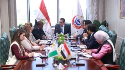 وزير الصحة يبحث تعزيز التعاون الصحي وتبادل الخبرات مع سفير كوت ديفوار