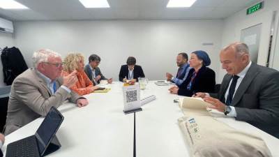 وزيرة البيئة تعقد لقاءًا مع وزيرة الدولة ومبعوث المناخ بوزارة الخارجية الألمانية