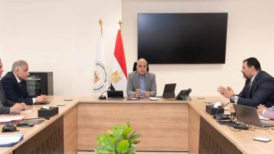 وزير الري  يتابع إجراءات حوكمة المياه الجوفية