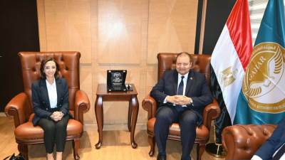 رئيس هيئة الاعتماد يستقبل محافظة البحيرة لبحث سبل تطوير القطاع الصحي