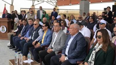 رئيس الوزراء يشهد افتتاح نادي الهجن والفروسية الدولي بالوادي الجديد