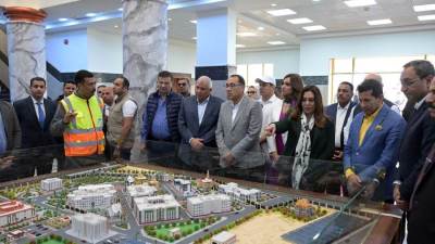 مدبولي يتفقد العاصمة الإدارية الجديدة بالمحافظة بعد التشغيل التجريبي لعدد من مبانيها