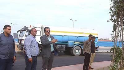 أجهزة المدن الجديدة تواصل رفع كفاءة المسطحات الخضراء وتنسيق الموقع بعدة مناطق