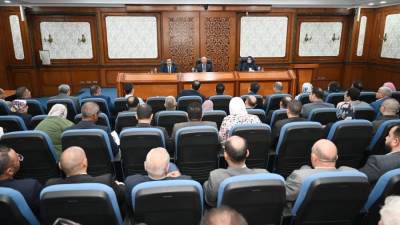 وزير الصناعة والنقل يبحث مع محافظ ومستثمري المنوفية تحديات المناطق الصناعية