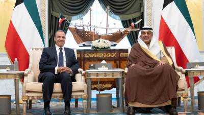 وزير الخارجية والهجرة يلتقي ولي العهد الكويتي