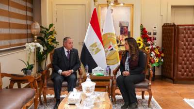 وزيرة التنمية المحلية تتابع مع محافظ بورسعيد آخر مستجدات المشروعات الخدمية