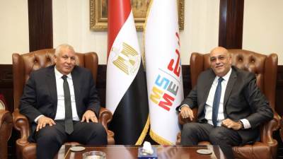 جهاز تنمية المشروعات يتعاون مع محافظة الوادي الجديد لتوطين صناعة الحرير