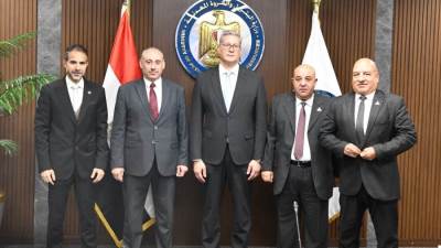 وزير البترول يلتقي عدداً من أعضاء مجلسي النواب والشيوخ