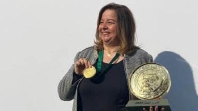 صائدة الجوائز.. مي عبد الحميد تحصل على جائزة أفضل مدير عام لمؤسسة عربية