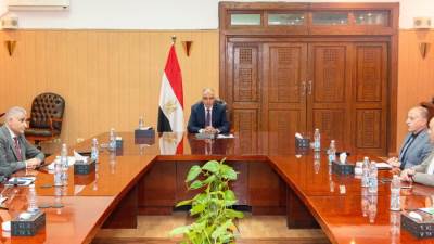 وزير الري يتابع موقف نوعية المياه وتطبيق اشتراطات الوزارة