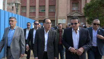  رئيس الوزراء يبدأ جولة تفقدية بعدد من المنشآت الصحية بمحافظتي الجيزة والقاهرة