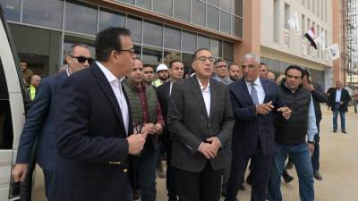 رئيس الوزراء يتفقد إنشاءات مستشفى بولاق الدكرور العام
