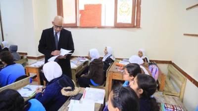 وزير التعليم يتابع انتظام العملية التعليمية في مدارس محافظة الإسماعيلية