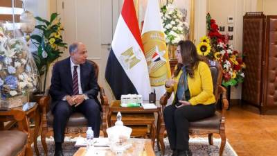 وزيرة التنمية المحلية تناقش مستجدات تنفيذ برنامج التنمية المحلية بمحافظة المنيا